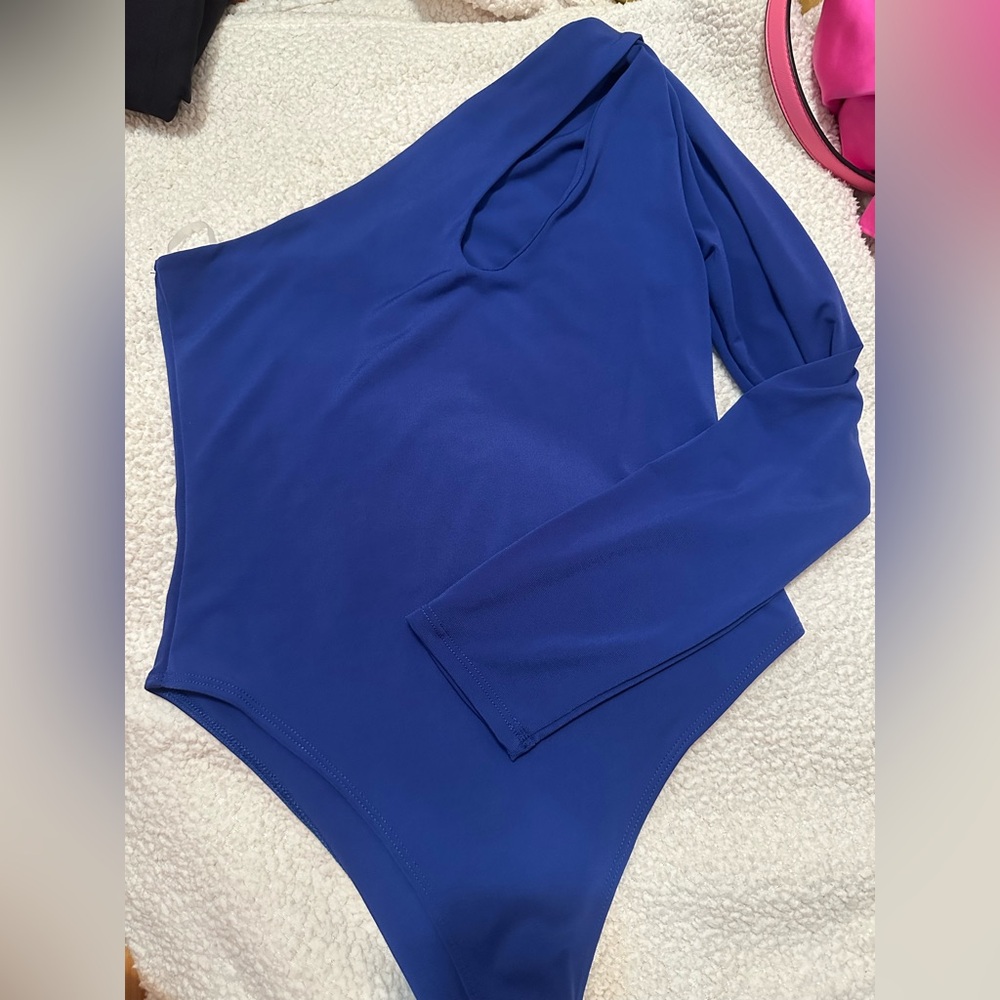 One shoulder bodysuit